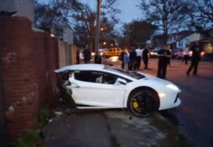 Crash splits Lamborghini Aventador